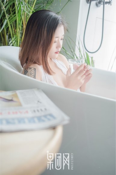 “半岛·官方站线登入页面”王菲献唱电影《我和我的祖国》同名主题曲 天籁之声唱响国庆档最强音(图2) 半岛·官方站线登入页面